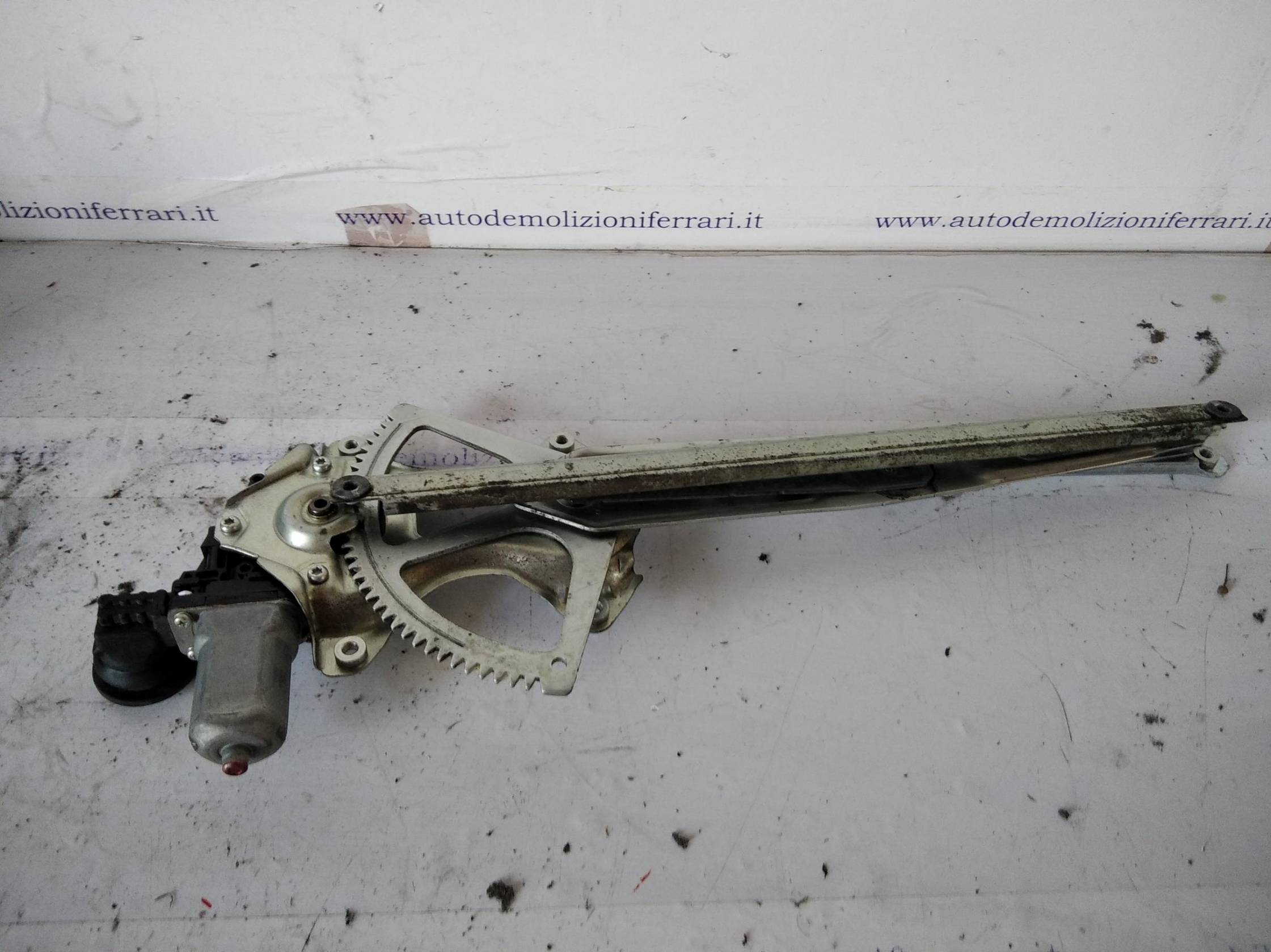 Alzacristallo elettr. porta ant. dx.